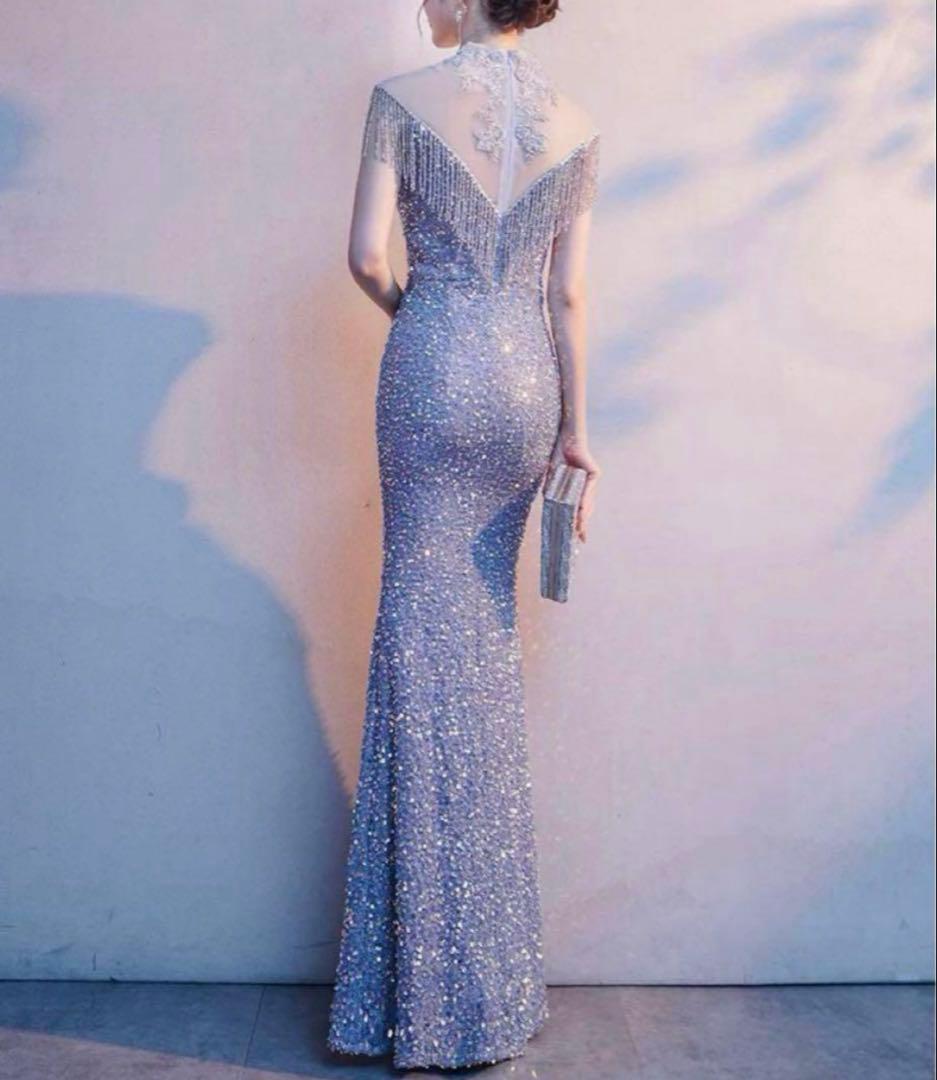 スパンコールにビジューの美しい イブニングドレス♩.•