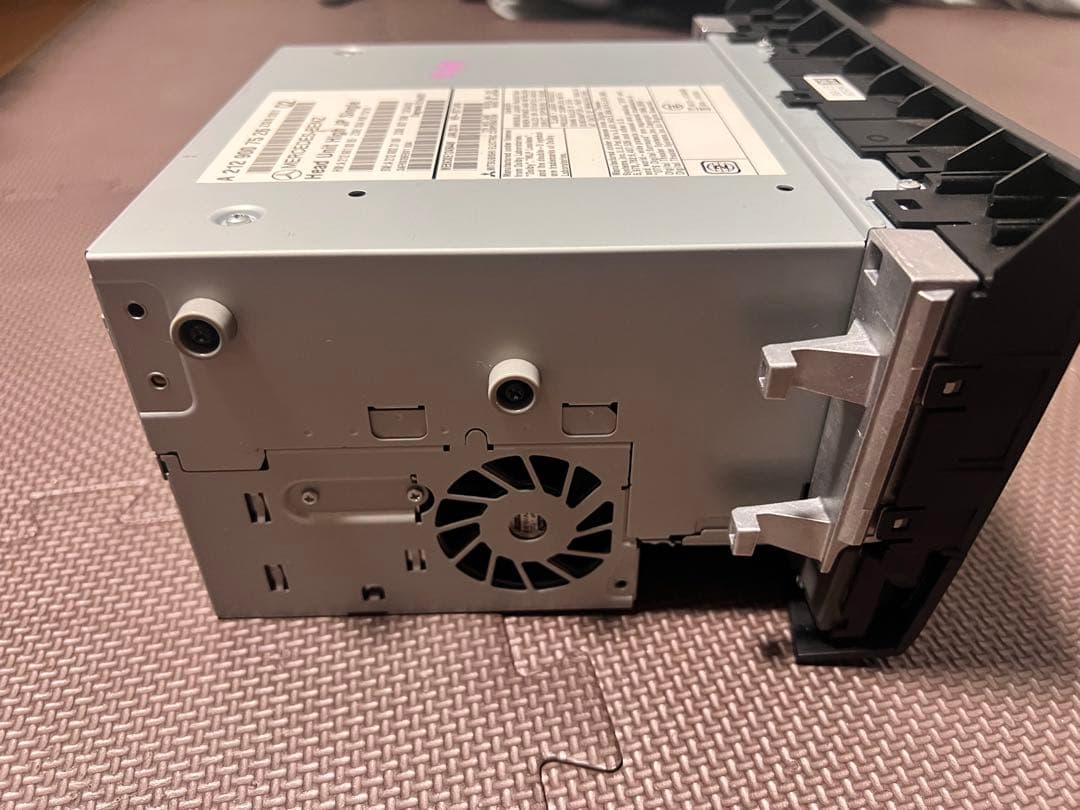 W212 後期E250 ナビユニット　A 212 900 75 26