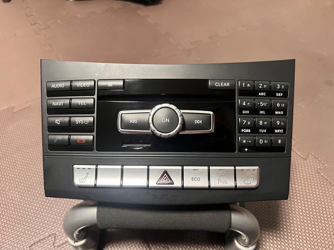 W212 後期E250 ナビユニット　A 212 900 75 26