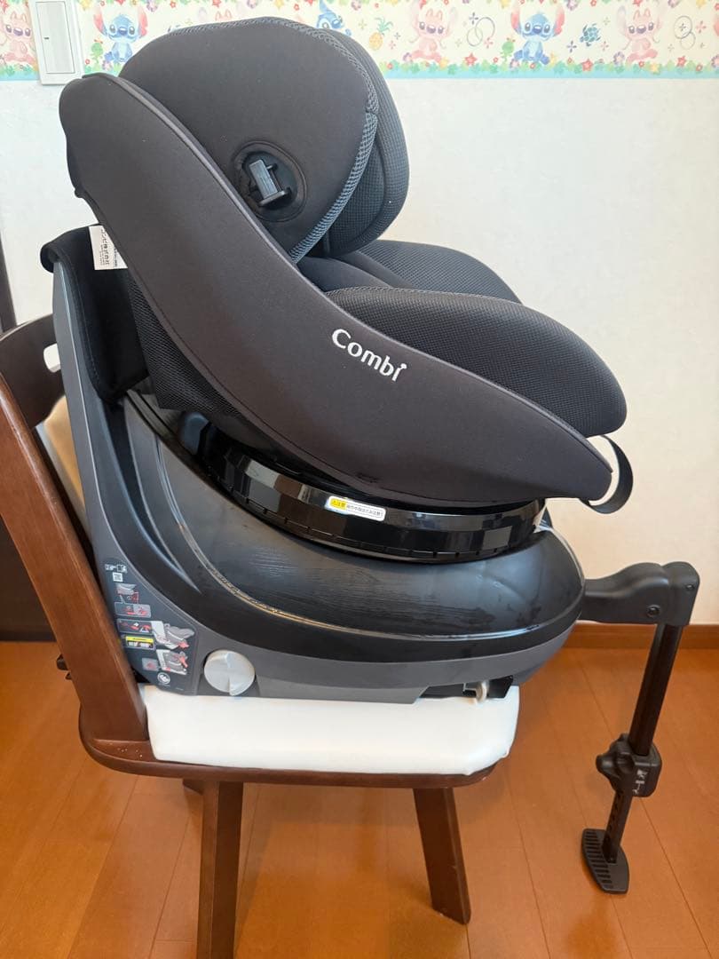 コンビ クルムーヴ コンパクトエッグショックチャイルドシート 回転式 コンパクト