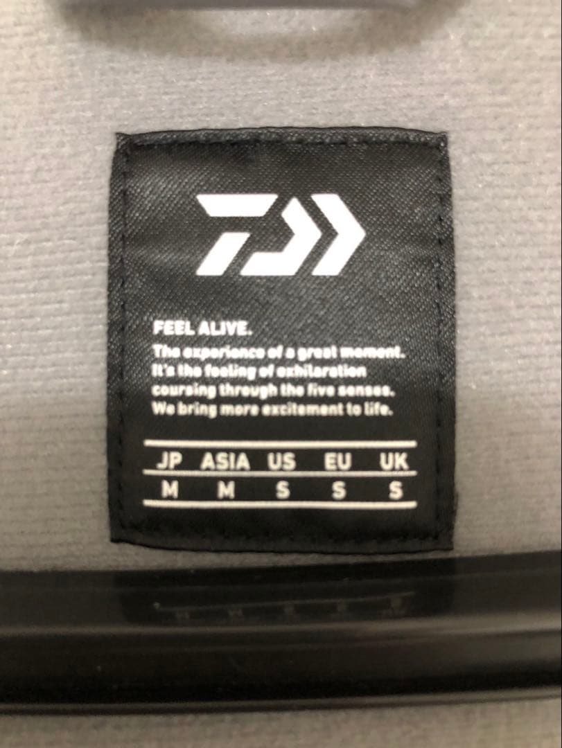 ダイワ　ウインタースーツ上下セットＭ