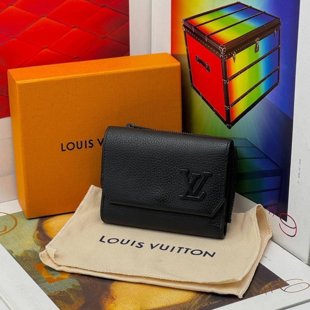 ルイヴィトン パイロット ブラック アエログラム 折り財布