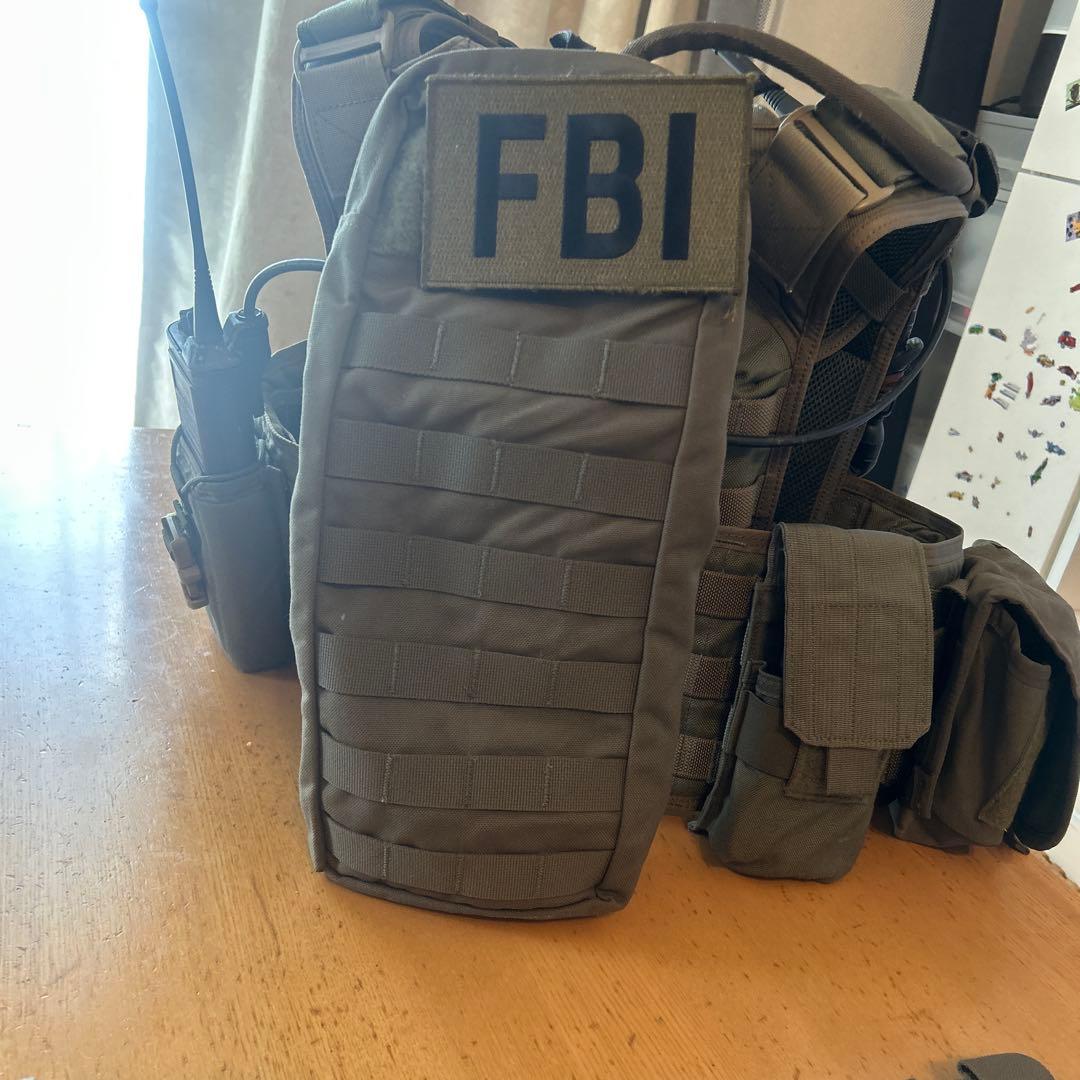 FLYEE プレートキャリア　FBI HRT SWAT