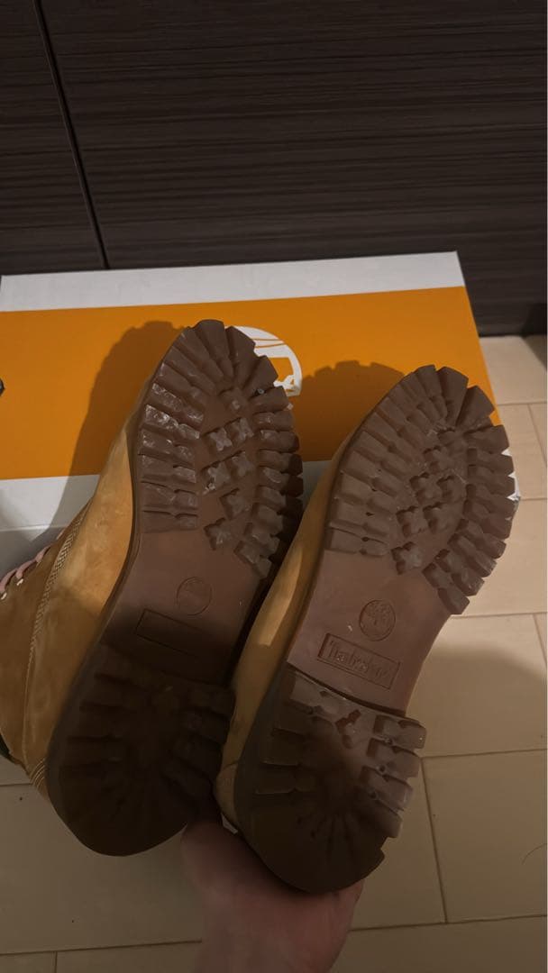 Timberland スエードハイカットブーツ ベージュ