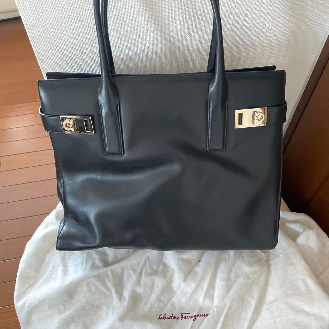 新品　レザートートバッグ ゴールド金具付き