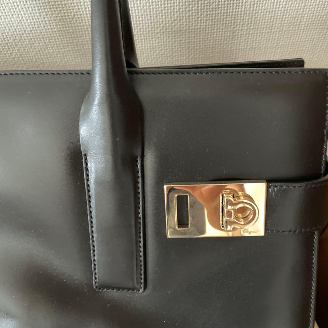 新品　レザートートバッグ ゴールド金具付き