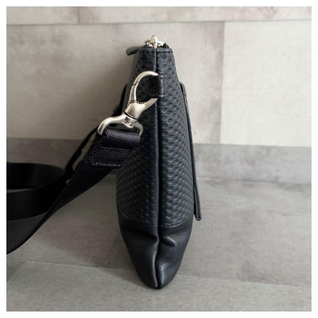 kawakawa サコッシュ ショルダーバッグ 革 レザー 黒 カワカワ