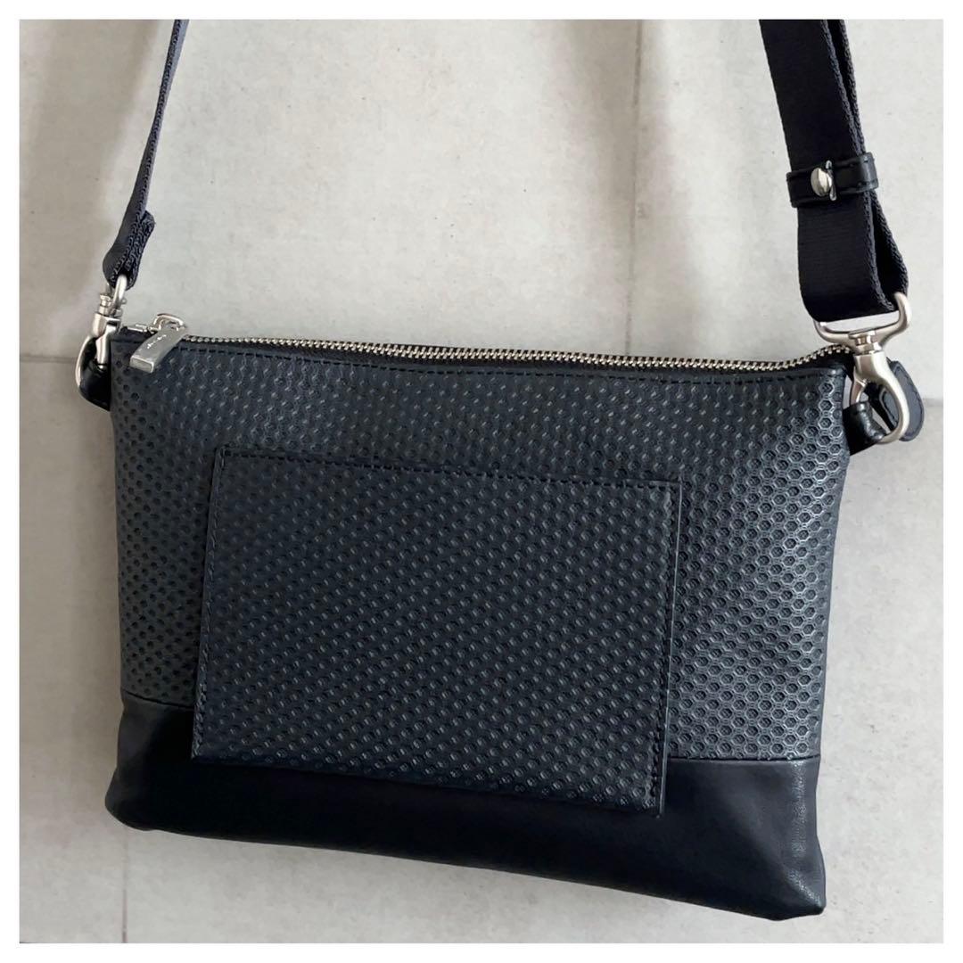 kawakawa サコッシュ ショルダーバッグ 革 レザー 黒 カワカワ