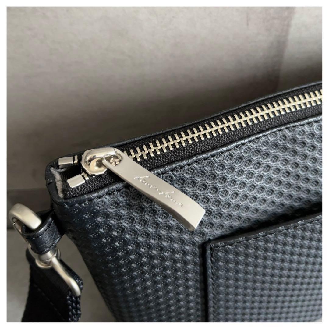 kawakawa サコッシュ ショルダーバッグ 革 レザー 黒 カワカワ