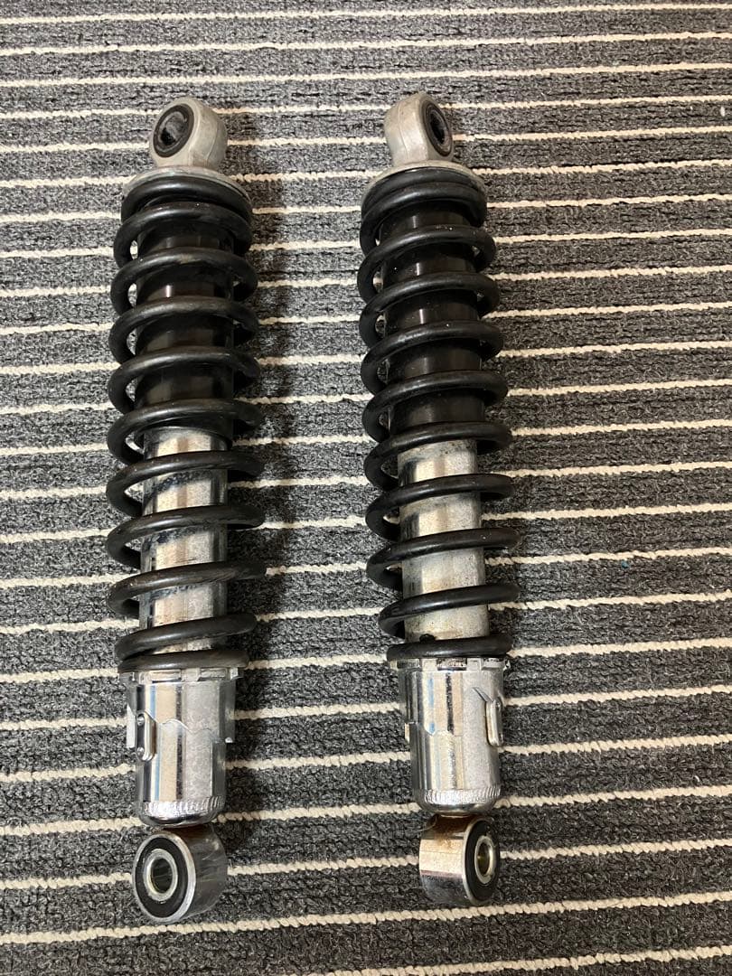 250TR リアサスペンション純正　バイク