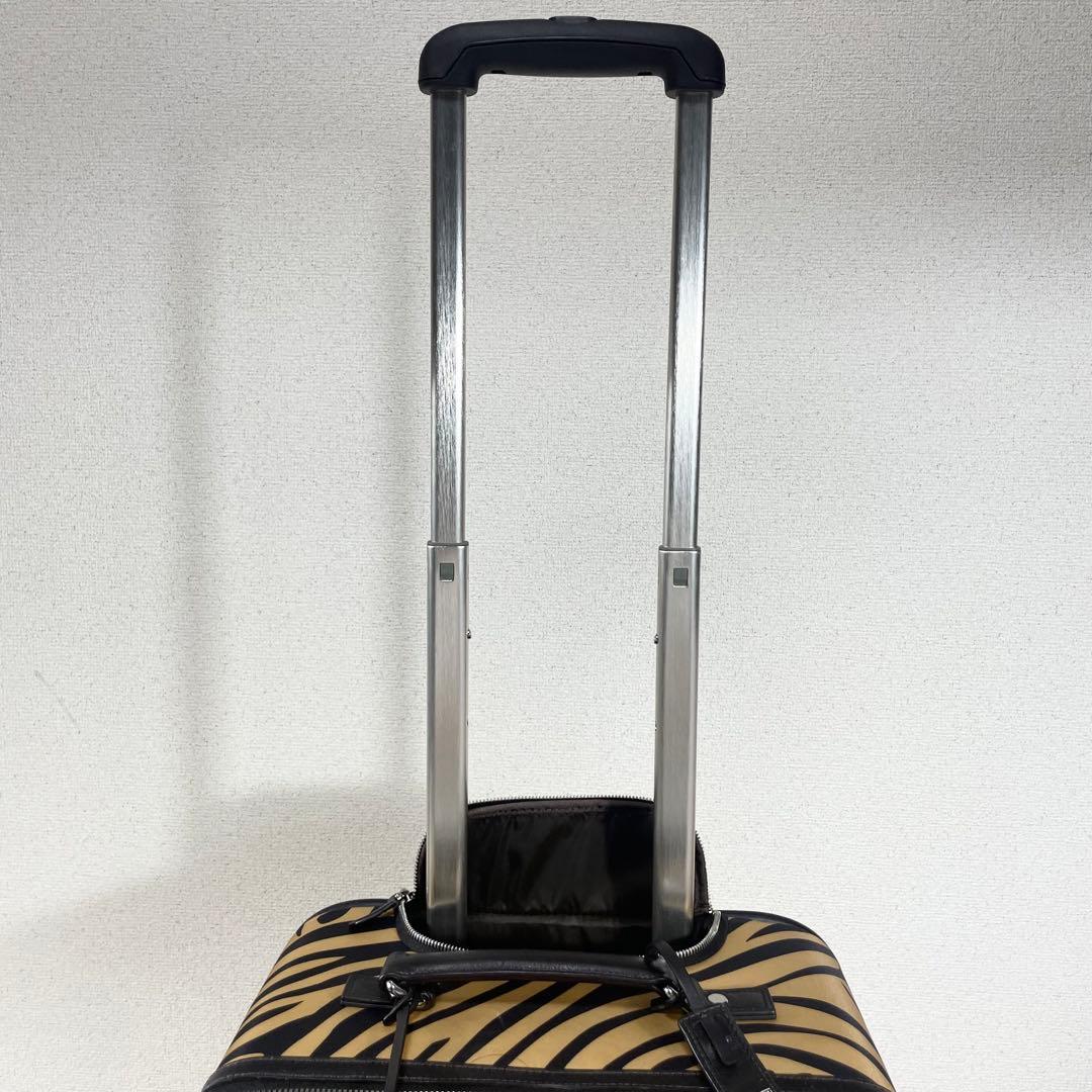 ✨美品 トゥミ 激レアキャリーケース アニマル柄 レザー 南京錠 大容量