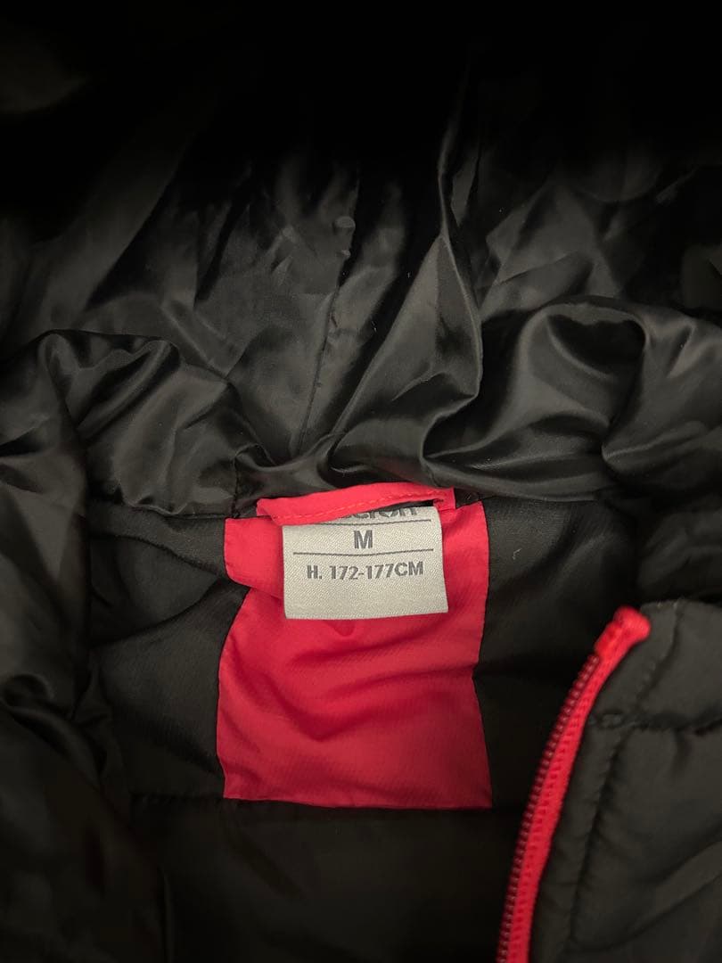 【新品未使用】Macronラグビー　ウェールズ代表　トラベルコート 海外Ｍ