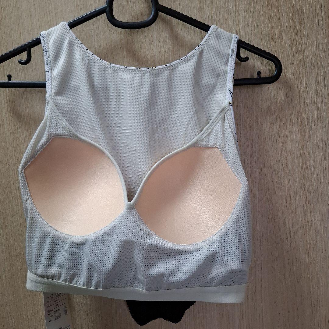 アイボリー 花柄 ヨガウェア Mサイズ　新品未使用