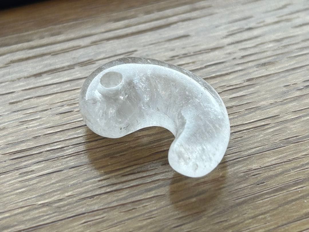 山梨県産水晶　勾玉