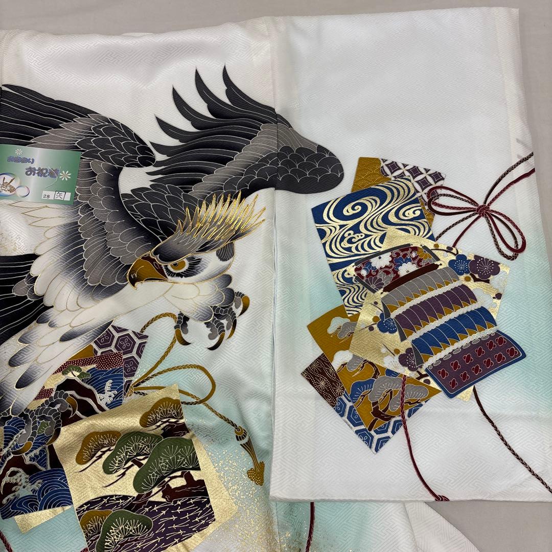 新品正絹産着祝着白地京友禅豪華刺繍、本金彩、特選大鷹と大将兜祝色紙 「即決価格」