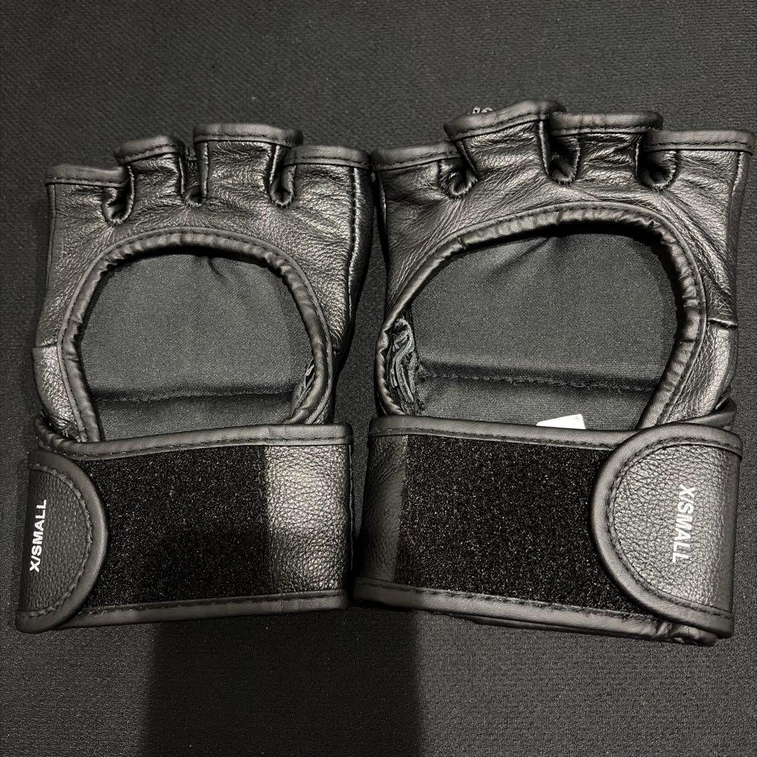 美品　UFC 公式オープンフィンガーグローブ　MENS XS