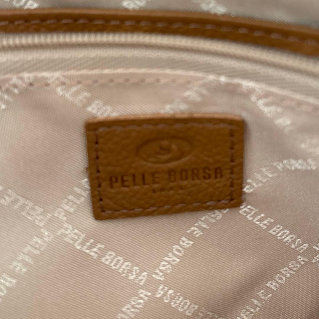 PELLEBORSA ショルダーバック　グリーン　眼鏡入れ　お財布ショルダー