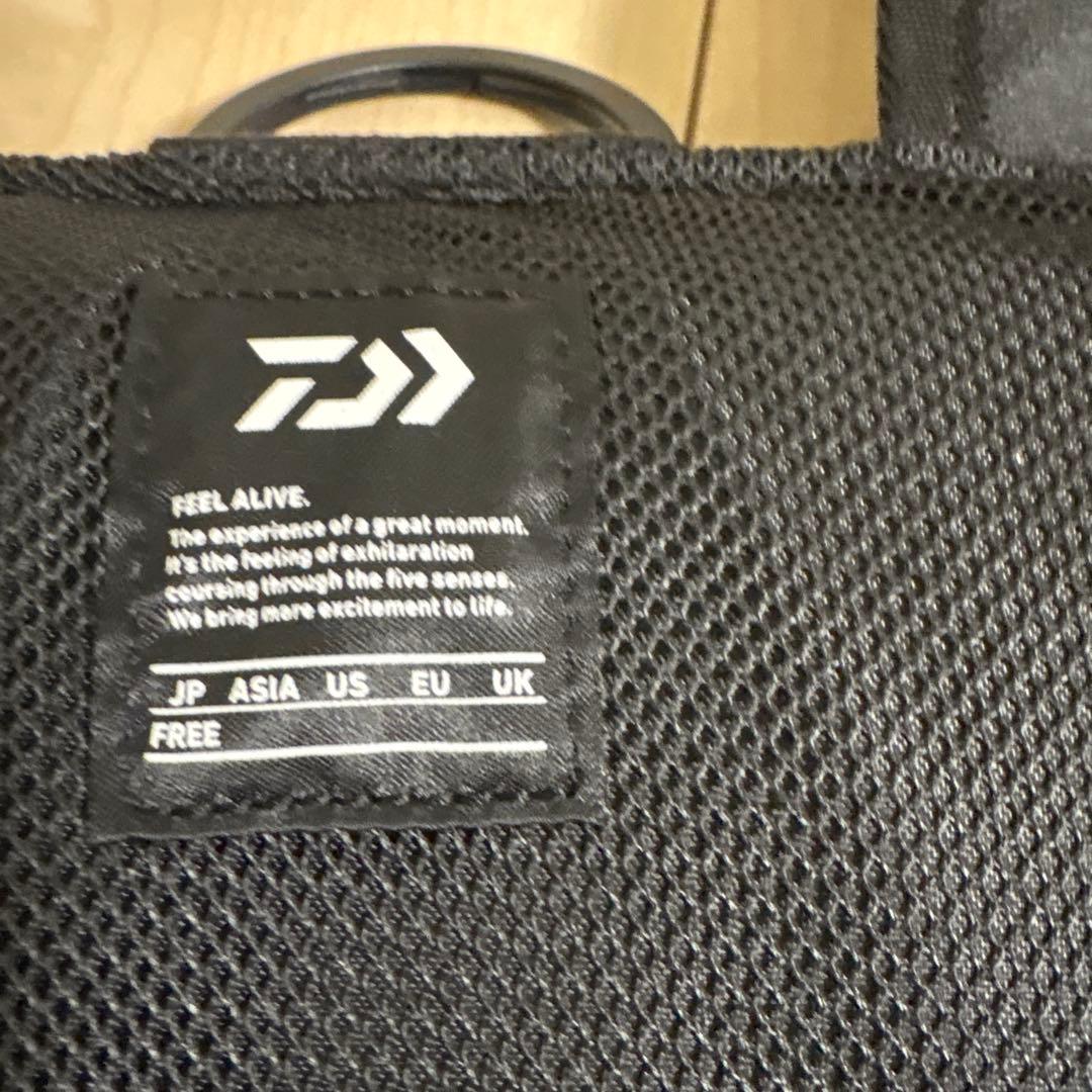 sakana ダイワ フローティングジャケット ブラック