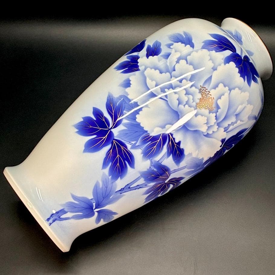 ■宮内庁御用達 深川製磁 大花瓶 38cm 瑠璃牡丹 染付金彩花紋