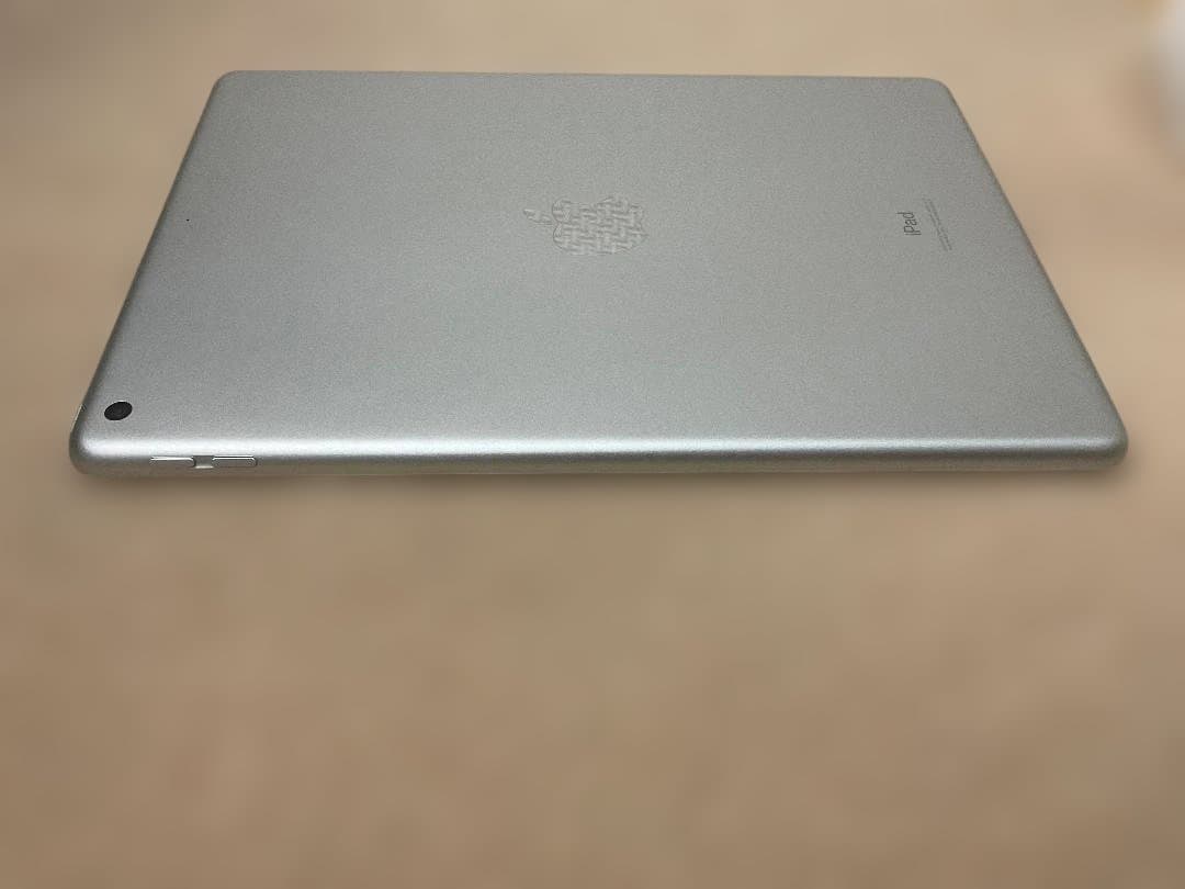 美品稼働品 Apple iPad 第7世代 シルバー 32GB Wifi