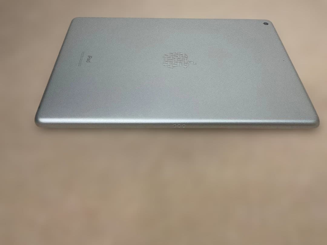 美品稼働品 Apple iPad 第7世代 シルバー 32GB Wifi