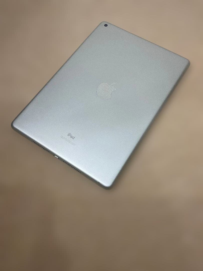 美品稼働品 Apple iPad 第7世代 シルバー 32GB Wifi