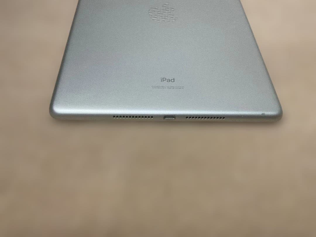 美品稼働品 Apple iPad 第7世代 シルバー 32GB Wifi