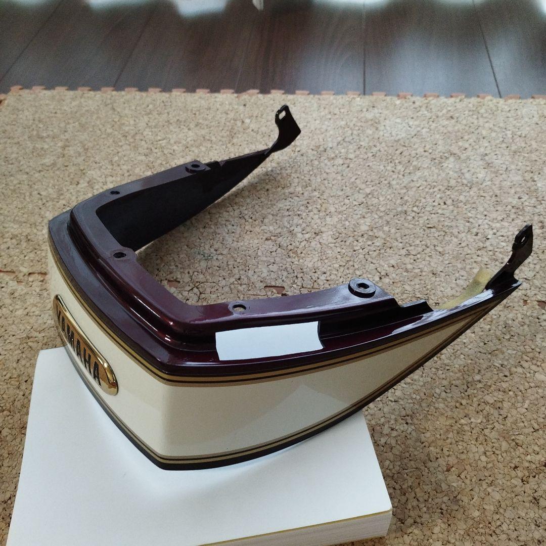 SR400 シートカウル　ミヤビマルーン