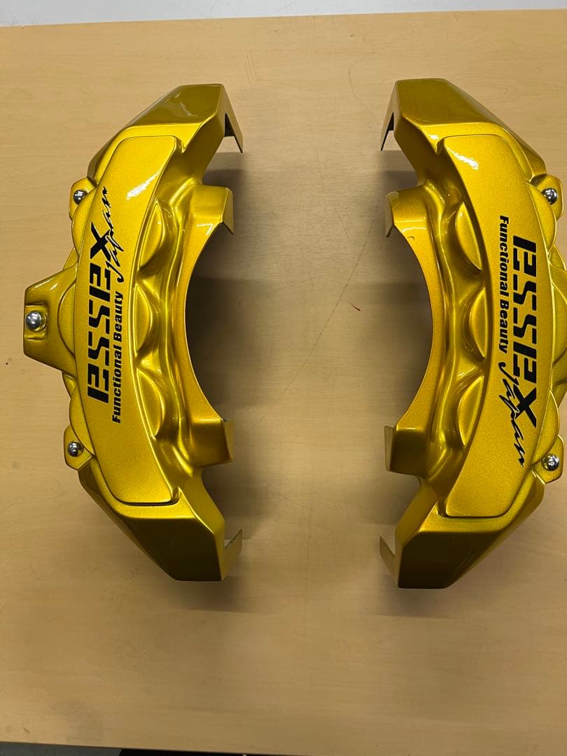 ハイエース　エセックス　ブレーキ　キャリパーカバー　キャンディイエロー