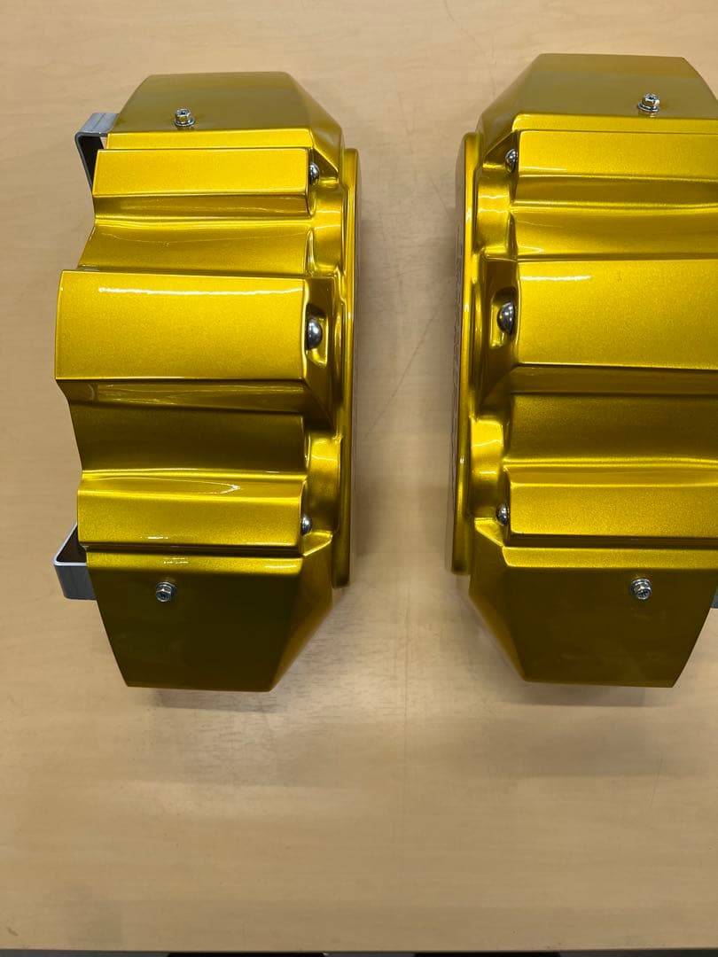 ハイエース　エセックス　ブレーキ　キャリパーカバー　キャンディイエロー