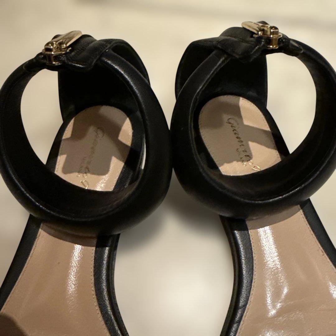 ジャンヴィットロッシサンダル