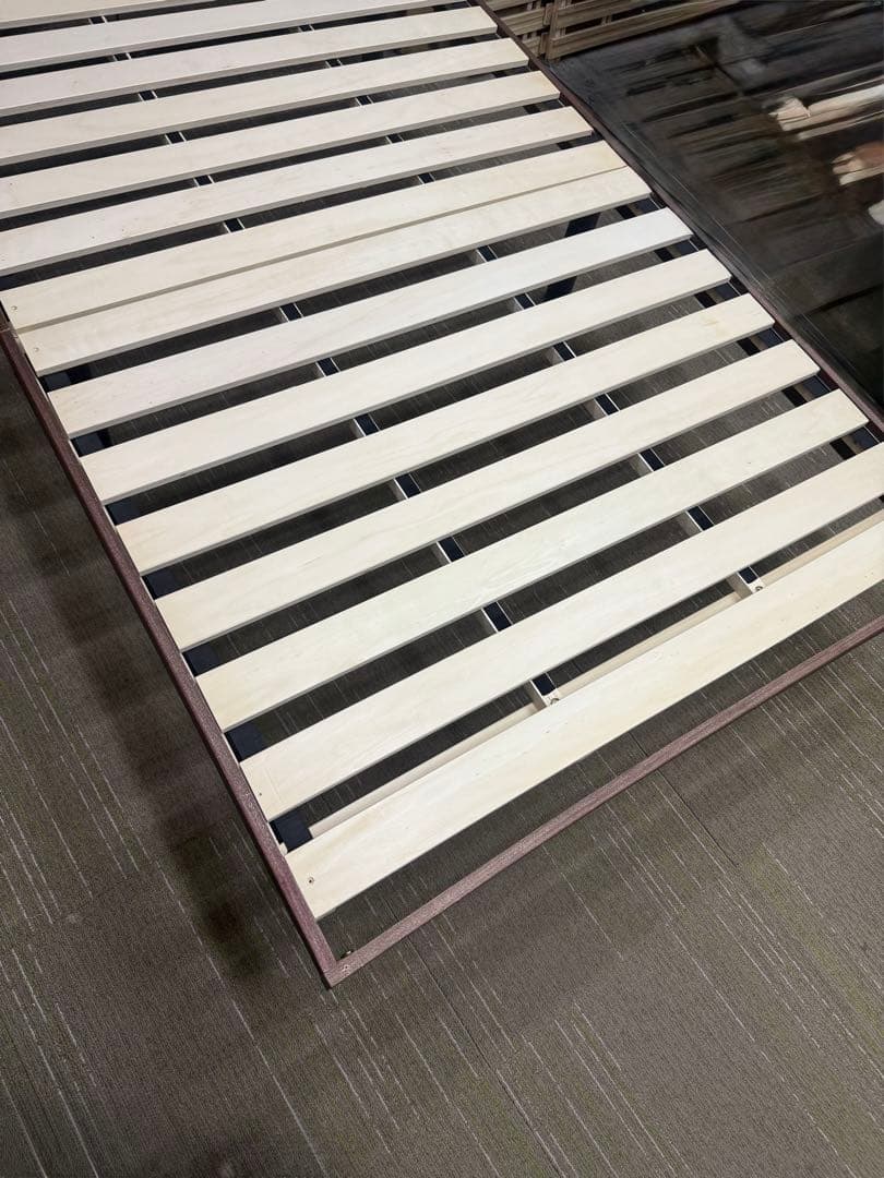 【洗浄消毒作業済】アイリス　セミダブルサイズ　ベッドフレーム