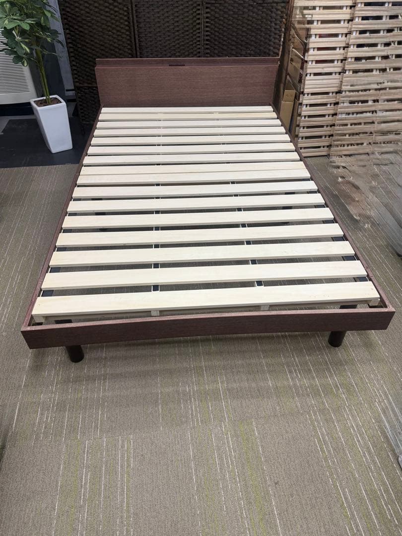 【洗浄消毒作業済】アイリス　セミダブルサイズ　ベッドフレーム