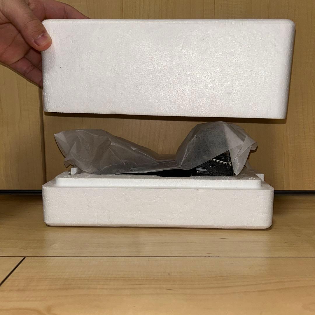 h*e様 UDトラックス　クオン　トラレーラーヘッド 1/43 非売品　ラスト1