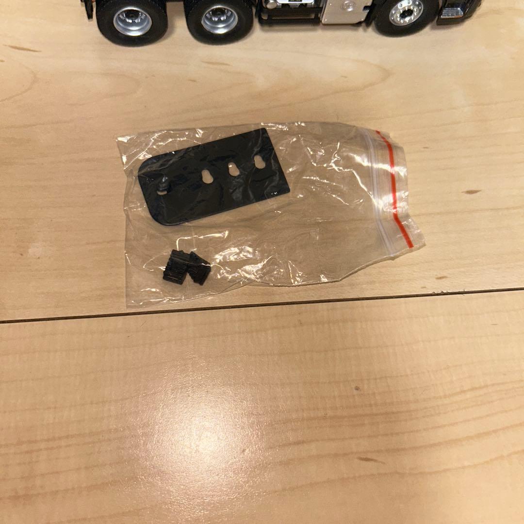 h*e様 UDトラックス　クオン　トラレーラーヘッド 1/43 非売品　ラスト1