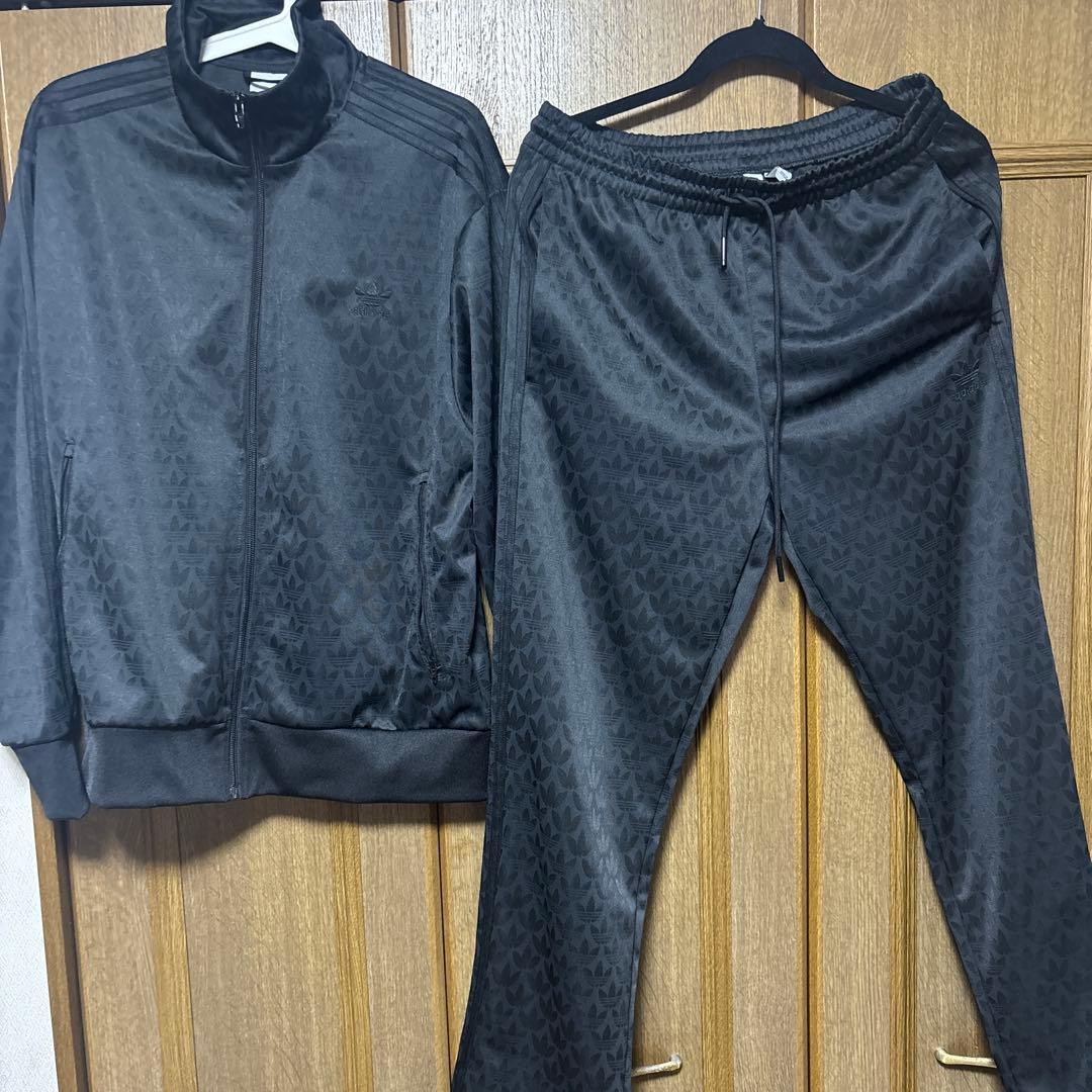adidas originals グラフィック モノグラム　上下　セットアップ