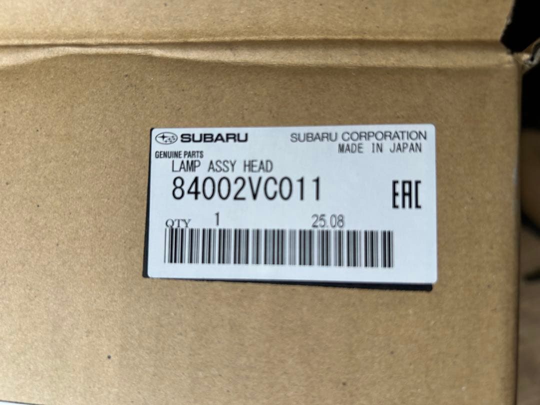 レヴォーグ　VN5 左ヘッドライト