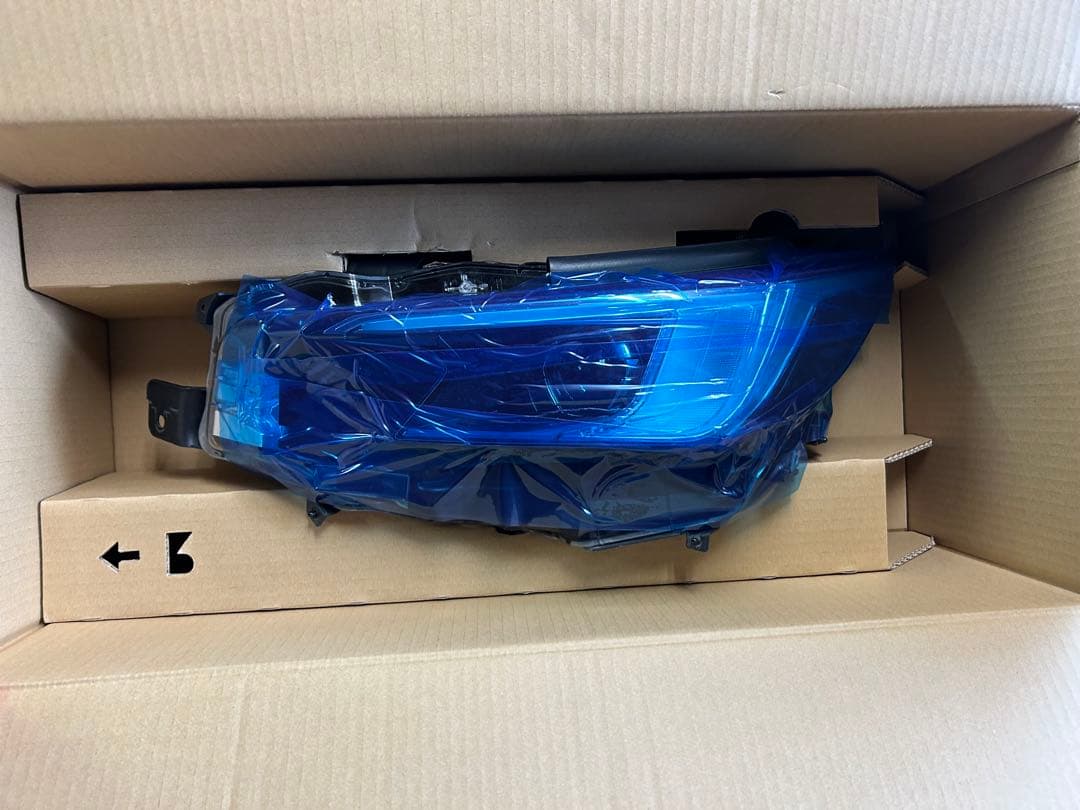 レヴォーグ　VN5 左ヘッドライト