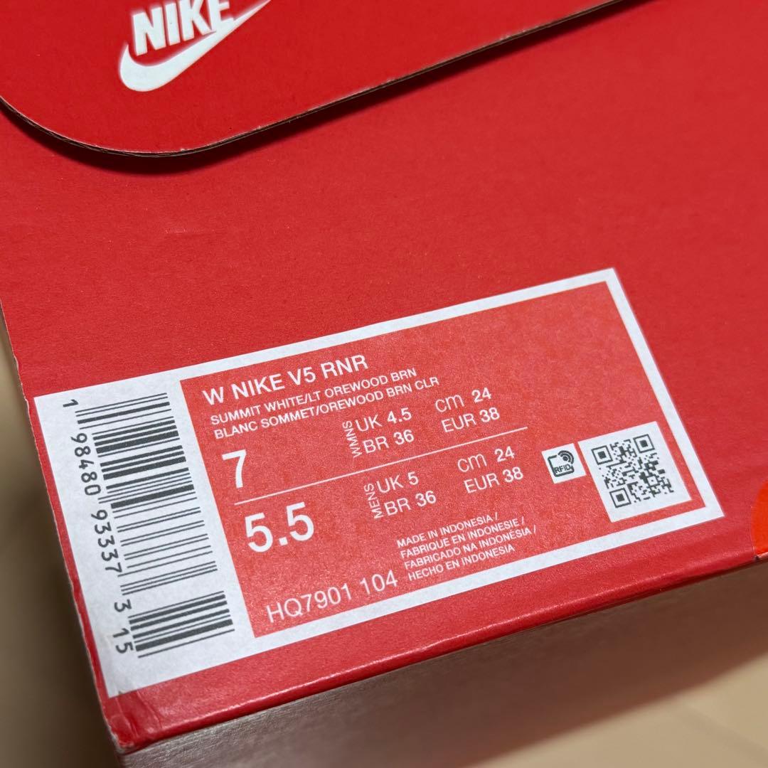 NIKE ウィメンズV5 RNR スニーカー