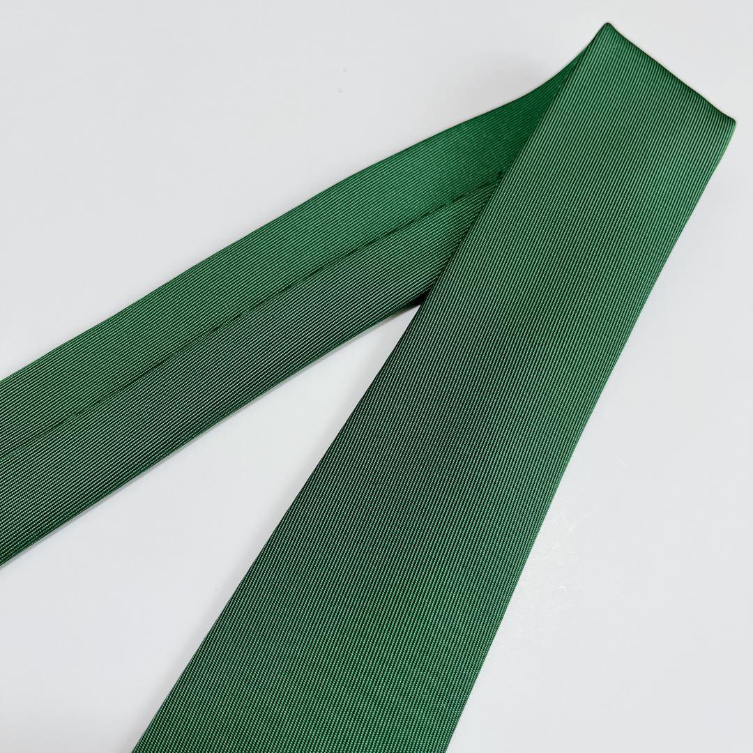 美品 エルメス ネクタイ ハイブランド ソリッドタイ 無地 光沢 希少 緑色