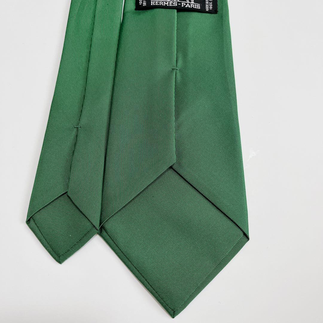 美品 エルメス ネクタイ ハイブランド ソリッドタイ 無地 光沢 希少 緑色