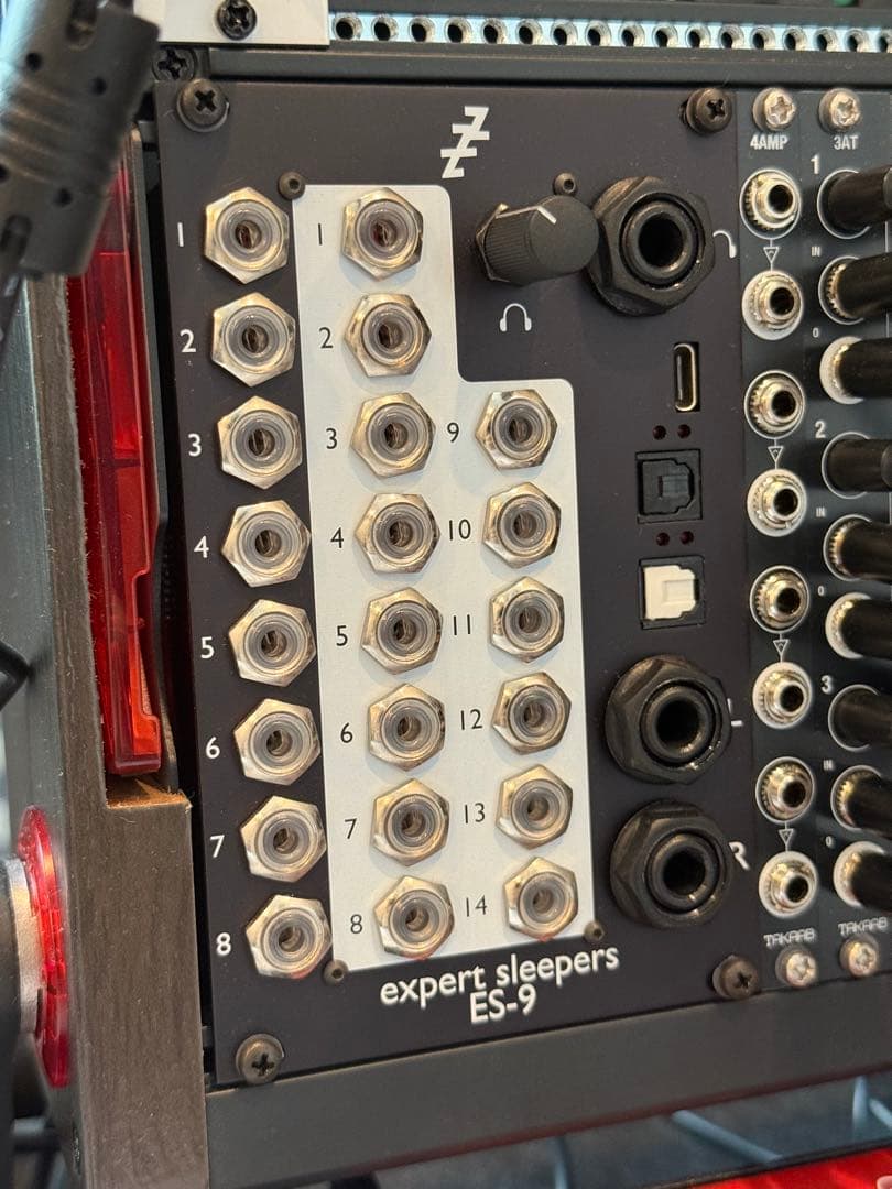 Expert Sleepers ES-9 モジュラーシンセ
