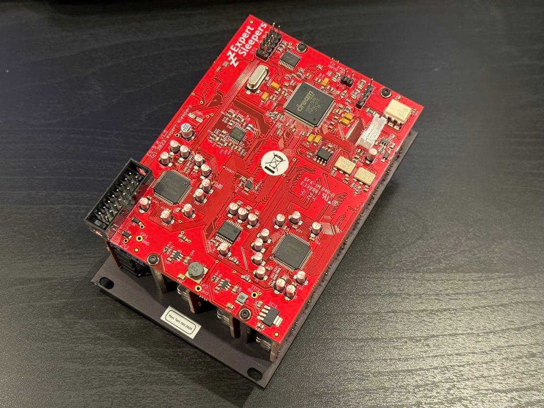 Expert Sleepers ES-9 モジュラーシンセ