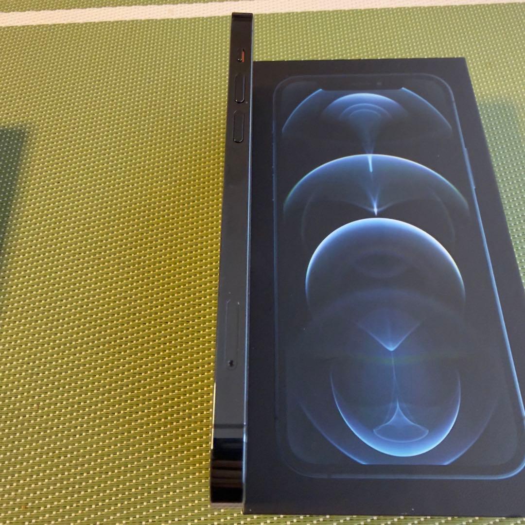 雪　Apple iPhone 12 Pro 128gb