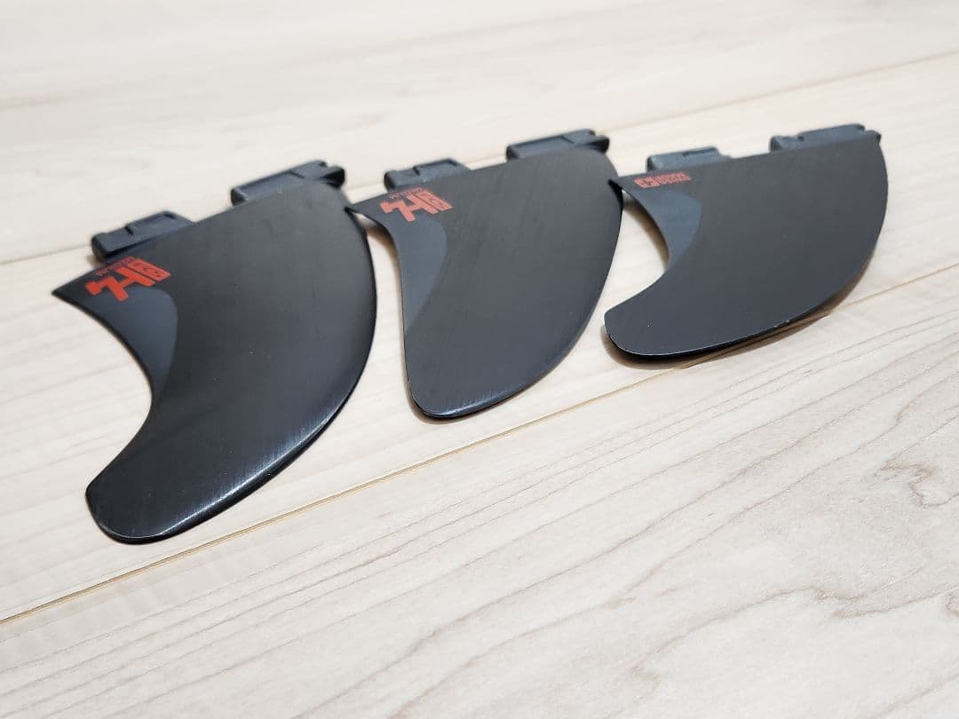 FCS2 H4 ミディアム 美品サーフボードフィン 3枚セット