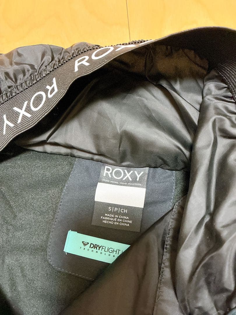 【美品】ROXY スノボウェア M/S 上下セット　ニット帽