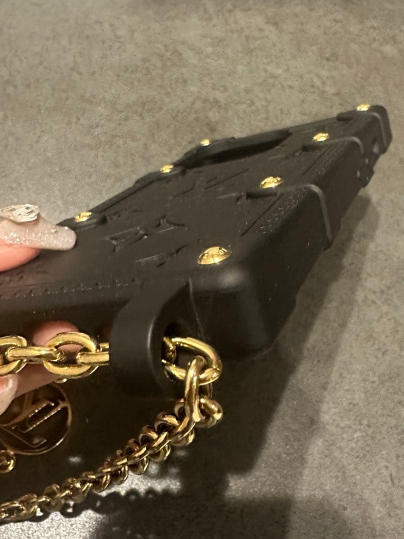 美品Louis Vuitton チェーン付きiPhone14proケース