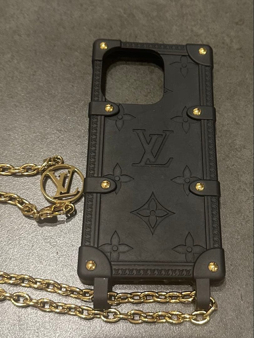 美品Louis Vuitton チェーン付きiPhone14proケース