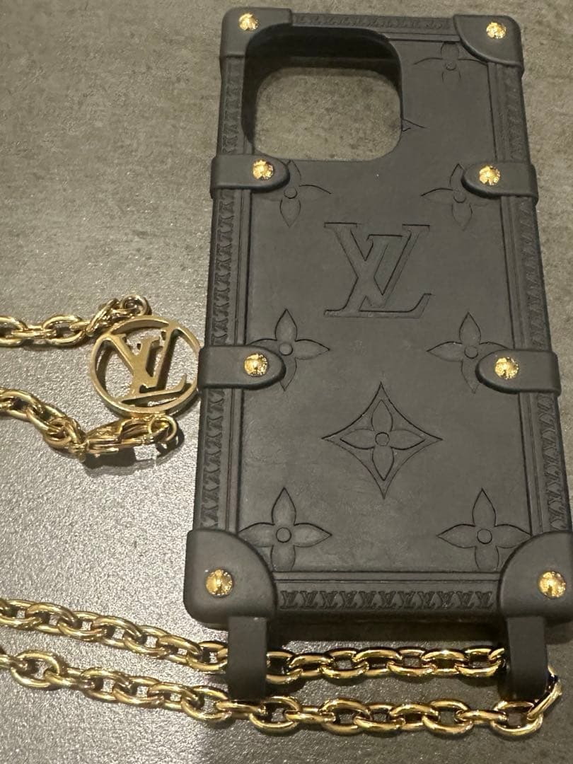 美品Louis Vuitton チェーン付きiPhone14proケース