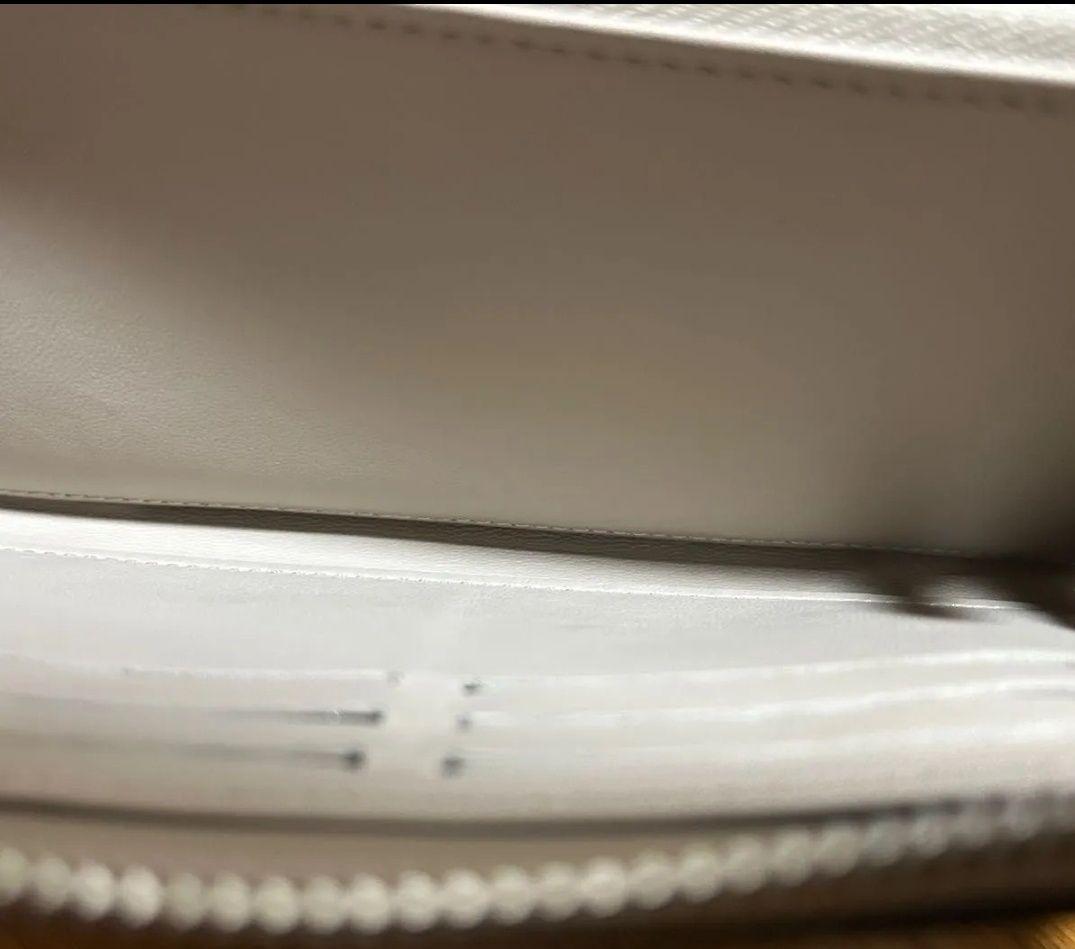 Louis Vuitton マヒナ・レザー ジッピー・ウォレット